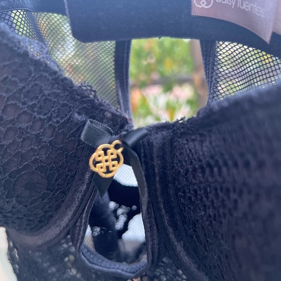 Curvy Couture Black Lace Bra with Underwire Support NWOT - Picture 4 of 10